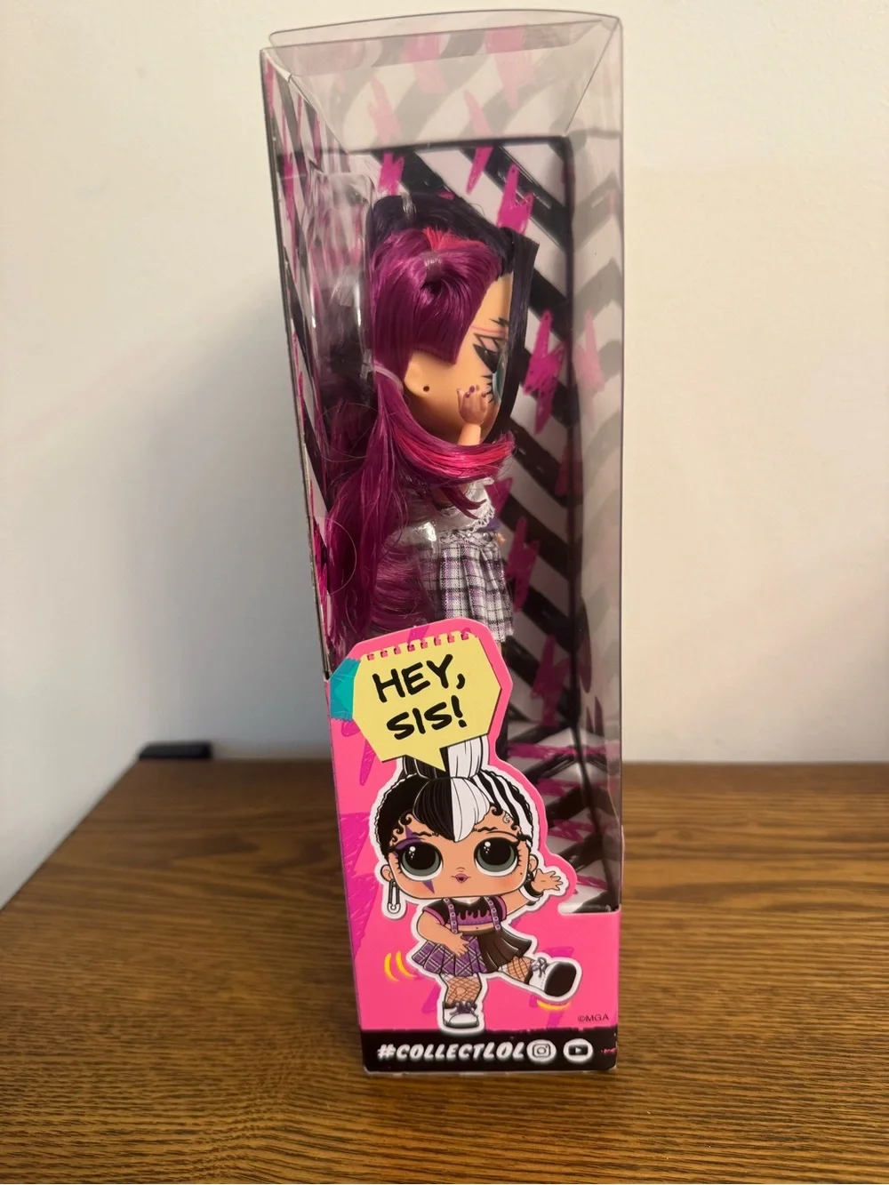 Tweens Series 4 Jenny Rox Doll NIB Excellent Gift